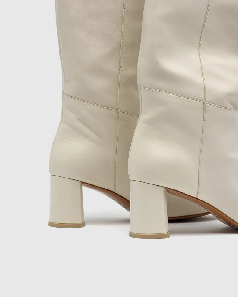 Donna Round Toe Leather Tall Boots in Hueso