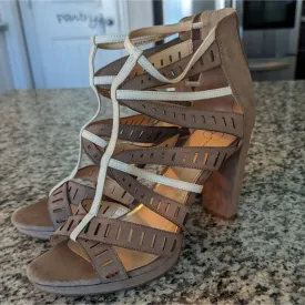 Jessica Simpson Womens Sz 10 Block High Heels Strappy Beige Faux Suede