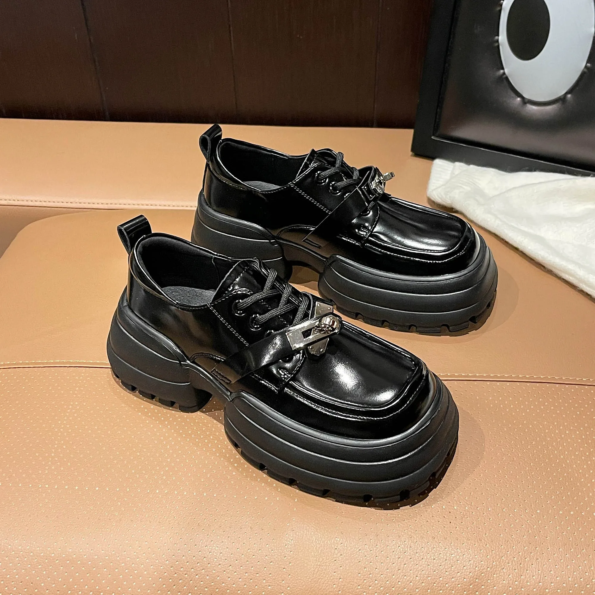 Thomas-100 Patent Leather Lace Up Creepers
